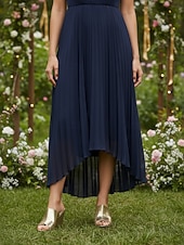 baratos Convidado do casamento-Mules femininas douradas com plataforma metálica, sapatos de salto sem fecho com textura de crocodilo, elegantes para convidadas de casamento em cerimônias na cidade.