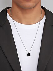 preiswerte Herrenschmuck-Schwarze Herren-Halskette mit quadratischem Anhänger aus Edelstahl – minimalistisches, geometrisches Ketten-Schmuckstück in Gold, Silber und Schwarz, modisches Accessoire für Alltag, Business Casual und Urlaub