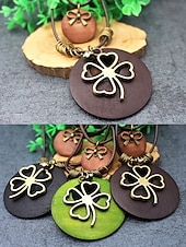 cheap Accessories-Women's St. Patrick's Day Green Shamrock Necklace in Wood and Alloy, Festive Multi-Color Irish Accessories for Women, Perfect for Holiday Parties and Parades.