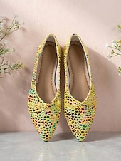 preiswerte Ballerinas für Damen-Gelbe Ballerinas mit Print für Damen – farbenfrohes Punktmuster, spitze Zehenpartie, bequemer Tragekomfort für jeden Tag, ideal für Freizeitaktivitäten, Brunch, Shoppingtouren und Reisen.