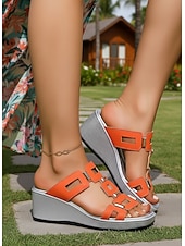 preiswerte Frauen-Weiße Keilsandalen mit Cut-out und silberner Metallic-Sohle – moderne Slipper für Outdoor-Resorts und den Sommerurlaub