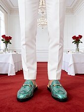 abordables Loafers-Men's Faux Leather Green Textured Slip-On Loafers, Elegant and Bold Wedding Shoes for Special Occasions