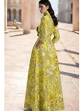  A-linja Kokopitkä Iltapuku Tyylikäs Korkea jaettu Pitkähihainen Paitapuserokaula-aukko Puutarhajuhlat Häät Tasku Jakardi kanssa Kukkapainatus Rusetti(rusetit) Halkio