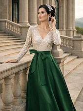 abordables Longueur du plancher-Ligne A Longueur au sol Robe d'invité de mariage Robe de Cérémonie Robe Évasée Robe de Mère de Mariée  manche longue Col en V Élégant Mariage Formel robe demoiselle d honneur Satin avec Paillettes