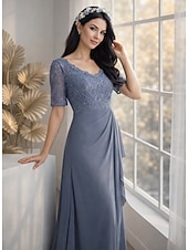 Недорогие Длина пола-А-силуэт В пол Свадебное платье для гостей Вечернее платье Платье для матери невесты Рукав до локтя V-образный вырез Элегантный стиль Свадебный гость Помолвка Шифон с Плиссировка Аппликации