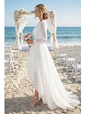 economico Piccole vestiti bianchi-Matrimonio sulla spiaggia addio al nubilato piccolo abito bianco abiti per addio al nubilato abiti da matrimonio A-Line scollo a V manica lunga asimmetrico chiffon abiti da sposa con colore solido