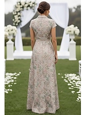  A-linje Gulvlengde Gjestekjole til bryllup Formell kjole Aftenkjole Kjole til brudens mor Stropper V-hals Knaphul Elegant Årgang Formell Bryllupsgjest Jacquard med Belte / bånd Delt front