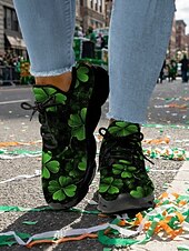 billiga Kvinno skor-Gröna keltiska sneakers med snörning för damer, St. Patrick's Day - Lätta, vadderade promenadskor för irländska festivaler, parader, fester och resor &amp;vardagskläder