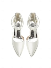 Недорогие Невеста-Женские серебристые атласные туфли на каблуке с острым носком и жемчужными ремешками на щиколотке, элегантные свадебные туфли для пляжной свадьбы.