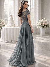 Недорогие Длина пола-А-силуэт В пол Свадебное платье для гостей Вечернее платье Платье для матери невесты С короткими рукавами V-образный вырез Элегантный стиль Простой