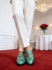 abordables Loafers-Men's Faux Leather Green Textured Slip-On Loafers, Elegant and Bold Wedding Shoes for Special Occasions