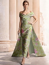  Linha A Longo Vestidos de noite Vestido de baile com sobressaia Vestido formal Elegante Estilo Celebridade Sedoso Sem Manga Ombro a Ombro Festa de Jardim Casamento Jacquard com Pregas