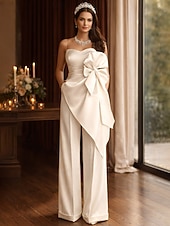 billige Mammas jumpsuits-Bryllupsdusj Bryllup Kjoler Jumpsuits Kjærlighets Uten Ermer Gulv Lengde Satin Bryllupskjoler Med Sløyfe(r) Volanger