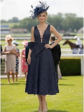 economico Abiti da cocktail-Linea ad A Lunghezza alla caviglia Lunghezza Tè Abiti da Cocktail Elegante Floreale Senza Maniche Scollo a V Matrimonio Formale Pizzo Schiena a V con Fiocco/Fiocchi Ricamo Applicazioni