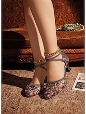 baratos Anos 1920 &amp; Era Gatsby-Sapatos de salto alto femininos com tira em T, em malha dourada e strass – estilo vintage da era Gatsby dos anos 1920, elegantes sapatos de baile para festas de dança da era do jazz.