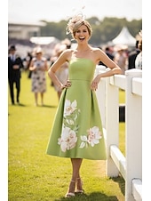 abordables Longitud del té-Corte A Vestido Midi Vestido Cóctel Vestido Derby Vestido de Madrina Sin Mangas Sin Tirantes Elegante Vintage Formal Invitado a la boda El derby de Kentucky Satén con Estampado flor