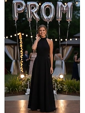 cheap Long Dresses &amp; Gowns-A-Line Floor Length Prom Dress Wedding Guest Dress Evening Gown Prom Dresses Elegant Sleeveless Halter Neck Prom Formal Linen Backless with Solid Color