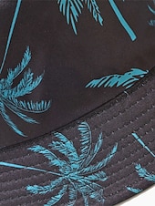 abordables Chapeaux pour hommes-Bob réversible pour homme en polyester, chapeau de soleil à imprimé palmiers multicolores, casquette de pêcheur tropicale décontractée idéale au quotidien, en voyage, en vacances et en séjour balnéaire.