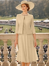 economico Set di abiti per la mamma-Due Pezzi Tubino Colonna Lunghezza al ginocchio Abito da invitata a nozze Abito da cerimonia per signora Manica 3/4 Collo gioiello Elegante Ospite di nozze Chiesa Chiffon Raso Pizzo Abiti Corti con