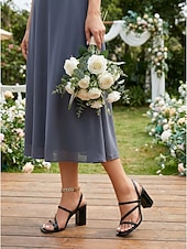 baratos Dama de honra-Sandálias femininas brancas de salto bloco - sapatos elegantes para damas de honra em casamentos no jardim, cerimônias ao ar livre, saltos confortáveis para o verão.