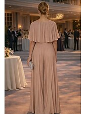 preiswerte Overalls für Mütter-Overall Hosenanzug Bodenlang Brautmutterkleid Kurzarm Halbarm Rundhalsausschnitt Elegant Einfach Lässig Formell Hochzeitsgast Hochzeitsfeier Chiffon Schals mit Falten