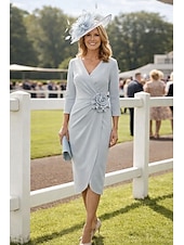 abordables Longitud del té-Funda Columna Vestidos Hasta la Rodilla Vestido Derby Vestido de Madrina Manga 3/4 Escote en Pico Elegante El derby de Kentucky Tejido elástico con Plisado Fruncido Recogido