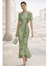billiga Cocktailklänningar-Mermaid / Trumpet Evening Ankle Length Cocktail Dresses Wedding Guest Dresses Elegant Short Sleeve Crew Neck Garden Party Formal Satin with Ruffles
