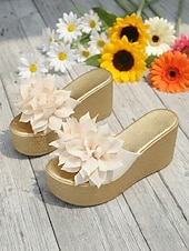voordelige Sleehaksandalen-Groene sleehak sandalen voor dames – stijlvolle, met bloemen versierde slippers met een sleehak van espadrille-imitatie, perfect voor casual uitjes, zomervakanties en strandfeestjes.