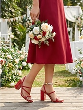 baratos Dama de honra-Sandálias femininas brancas de salto bloco - sapatos elegantes para damas de honra em casamentos no jardim, cerimônias ao ar livre, saltos confortáveis para o verão.