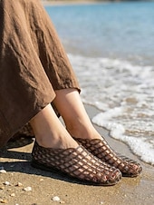 abordables Ballerines femme-Ballerines noires chics en plastique pour femmes - chaussures d'eau respirantes à structure ajourée et semelle souple, idéales pour les vacances à la plage et les promenades en bord de mer. &amp;tenues