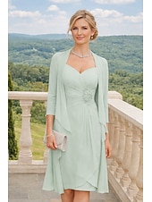 baratos Conjuntos de vestidos para mamãe-Duas Peças Tubinho Até os Joelhos Vestido de convidada de casamento Vestido Para Mãe dos Noivos Manga 3/4 Decote Princesa Elegante Tamanhos Grandes Convidado do casamento Igreja Chiffon Renda