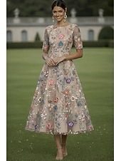 billige Ankellengde-A-linje Kjoler Te-lengde Cocktail Kjole Gjestekjole til bryllup Kjole til brudens mor Halvlange ermer Crew-hals Elegant Fritid Formell Bryllupsgjest Kentucky Derby Chiffon Tyll med Blomstertrykk