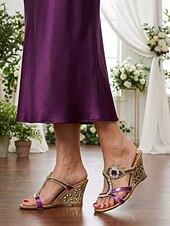 levne Matka nevěsty/ženicha-Dámské fialové zdobené klínové sandály - elegantní boty pro matku nevěsty na městských svatbách
