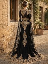 economico Abiti da ballo-Sirena Tromba Strascico da Corte Abito da ballo con mantello Abito da Sera Abito formale Vintage Brillanti Brillare &amp; Splendere Manica Lunga Collo Alto Halloween Ospite di nozze Raso Tulle con