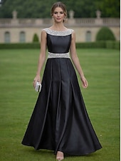 economico Abiti da Sera a Linea A-Linea ad A Lunghezza al pavimento Abito da Sera Abito formale Elegante Brillanti Abbellito Senza Maniche Scollo a Barca Matrimonio Formale Raso con Pieghe Cristalli