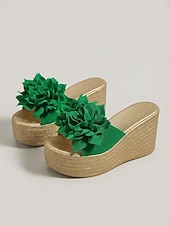 voordelige Sleehaksandalen-Groene sleehak sandalen voor dames – stijlvolle, met bloemen versierde slippers met een sleehak van espadrille-imitatie, perfect voor casual uitjes, zomervakanties en strandfeestjes.