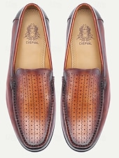 abordables Mocassins-Chaussures habillées Oxford en cuir pour homme – élégantes et raffinées pour les mariages, les événements formels et les occasions spéciales, parfaites pour le marié et ses invités.