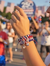 Недорогие Аксессуары-Набор женских браслетов из разных материалов, различные стили, подвески с патриотическим флагом США, регулируемые ремешки, идеально подходит для празднования 250-летия США, Дня независимости и повседневной носки.