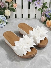 economico Infradito scivolosi-sandali da donna con zeppa verde e dettagli floreali – comode scarpe estive aperte per l'uso casual, quotidiano e in giardino