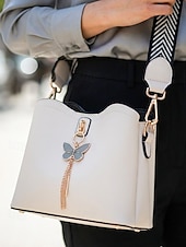 baratos Malas com Alça-Bolsa transversal feminina em couro sintético com alça ajustável, pingente de borboleta, bolsa casual chique multicolorida para uso diário, deslocamento para o trabalho e passeios de férias.