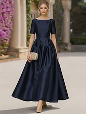  A-linja Polven yli Cocktailmekot Tyylikäs Lyhythihainen Venekaula-aukko Puutarhajuhlat Häät Tafti Joustava satiini kanssa Laskokset