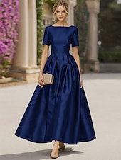  A-linja Polven yli Cocktailmekot Tyylikäs Lyhythihainen Venekaula-aukko Puutarhajuhlat Häät Tafti Joustava satiini kanssa Laskokset