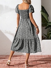 billiga Casual blommiga klänningar-Dam Midiklänning Vardagsklänning Swingklänning Blommig klänning Elegant Mode Modern Utomhus Semester Utekväll Normal Ditsy Floral Kortärmad Fyrkantig hals Blå Svart Rubinrött Purpur Sommar Vår