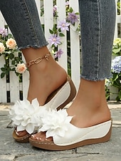 economico Infradito scivolosi-sandali da donna con zeppa verde e dettagli floreali – comode scarpe estive aperte per l'uso casual, quotidiano e in giardino