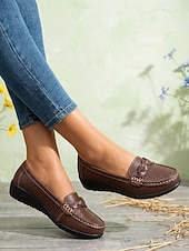 abordables Chaussures sans lacet et mocassins femme-Mocassins perforés pour femmes - chaussures blanches confortables à enfiler avec détails tressés, parfaites au quotidien, au bureau et pour les sorties décontractées.