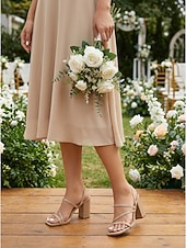 baratos Dama de honra-Sandálias femininas brancas de salto bloco - sapatos elegantes para damas de honra em casamentos no jardim, cerimônias ao ar livre, saltos confortáveis para o verão.