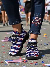  Scarpe da ginnastica da donna rosse con bandiera americana – scarpe da corsa leggere e traspiranti con cinturino e stelle patriottiche &Stile a righe per il giorno dell'indipendenza, parate, festival,