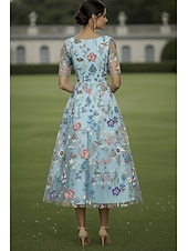 billige Ankellengde-A-linje Kjoler Te-lengde Cocktail Kjole Gjestekjole til bryllup Kjole til brudens mor Halvlange ermer Crew-hals Elegant Fritid Formell Bryllupsgjest Kentucky Derby Chiffon Tyll med Blomstertrykk