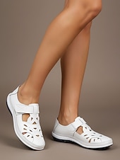 preiswerte Ballerinas für Damen-Rote, atmungsaktive Damen-Freizeitschuhe mit Lochmuster und weiter Passform – ideal für Alltag, Outdoor-Aktivitäten und Reisen.