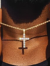tanie Biżuteria męska-Męski naszyjnik z wisiorkiem w kształcie krzyża, miedź i cyrkonie, kolory złoty i srebrny, błyszczący, modny design, idealny na wakacyjne podróże, do noszenia na co dzień